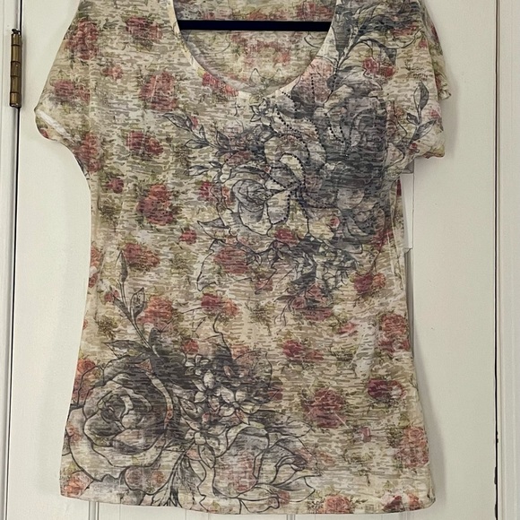 Large Floral Daytrip Short Sleeve Burnout Tee with Metallic Studs - Picture 2 of 9